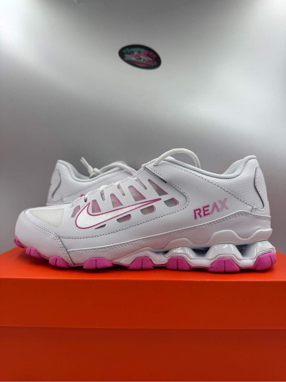 Nike Reax 8 TR Mesh White Playful Pink BRAND NEW Size 10 Women